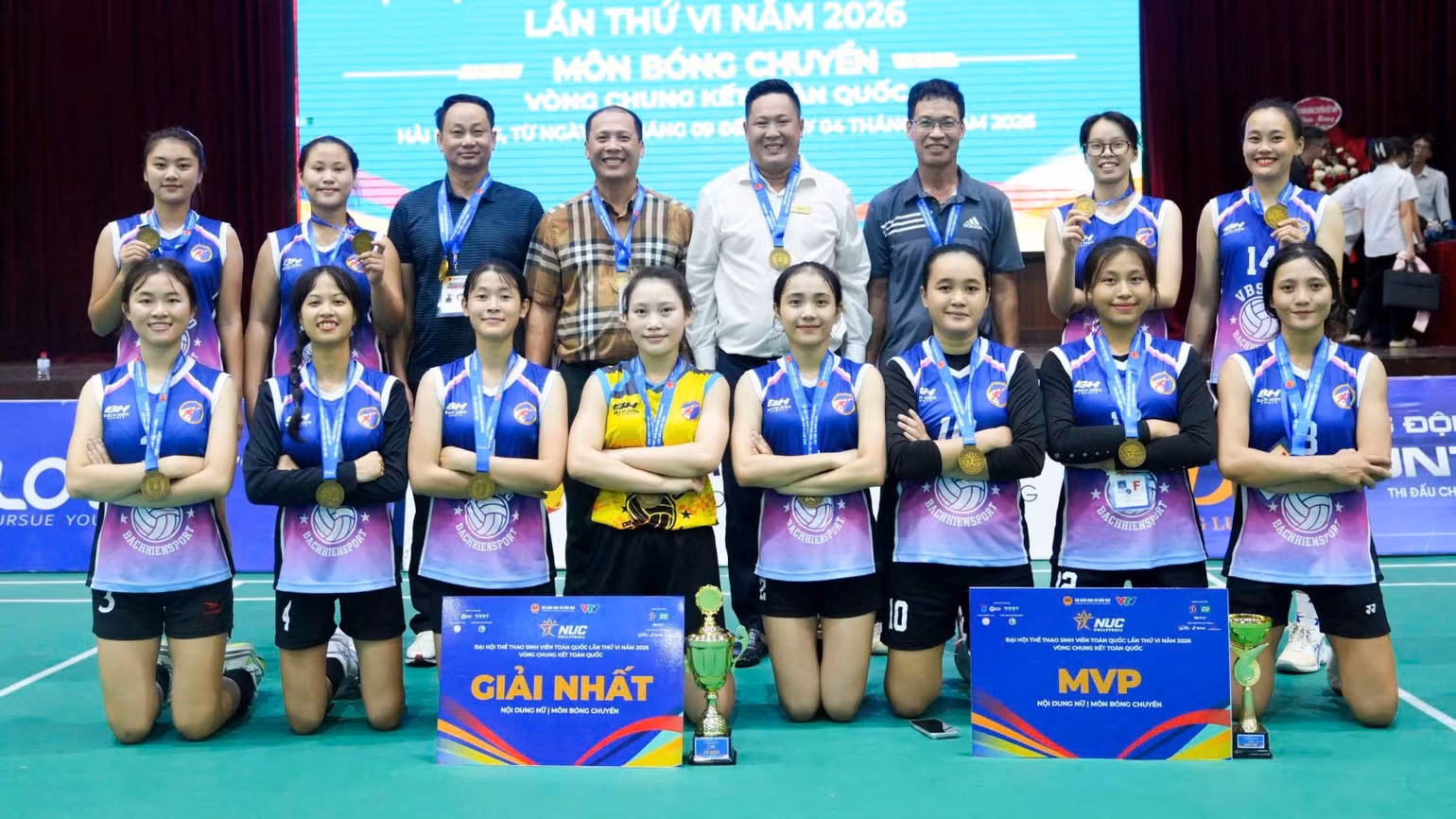 truong-dh-tdtt-da-nang-nha-vo-dich-nuc-bong-chuyen-nu-4390.jpg