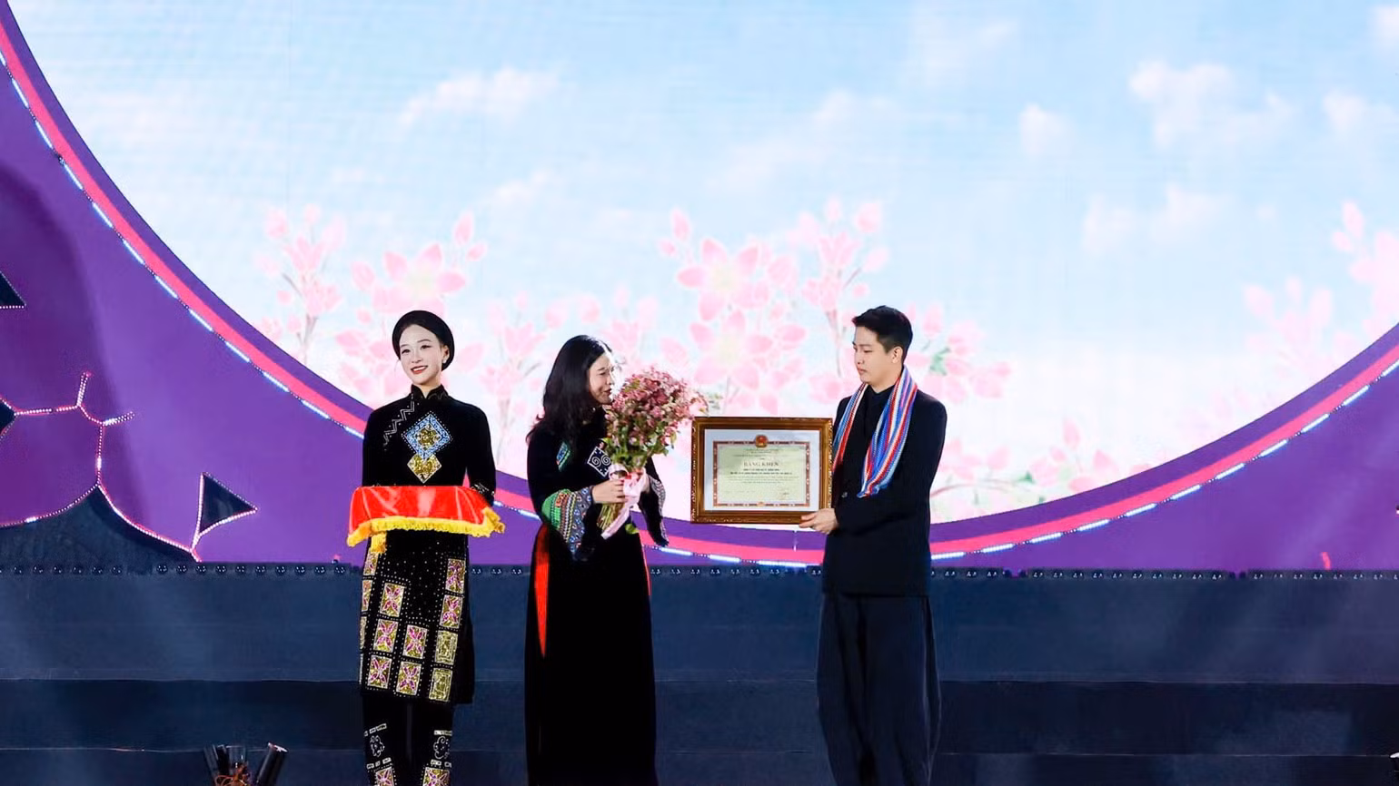 vinhdanh2.jpg