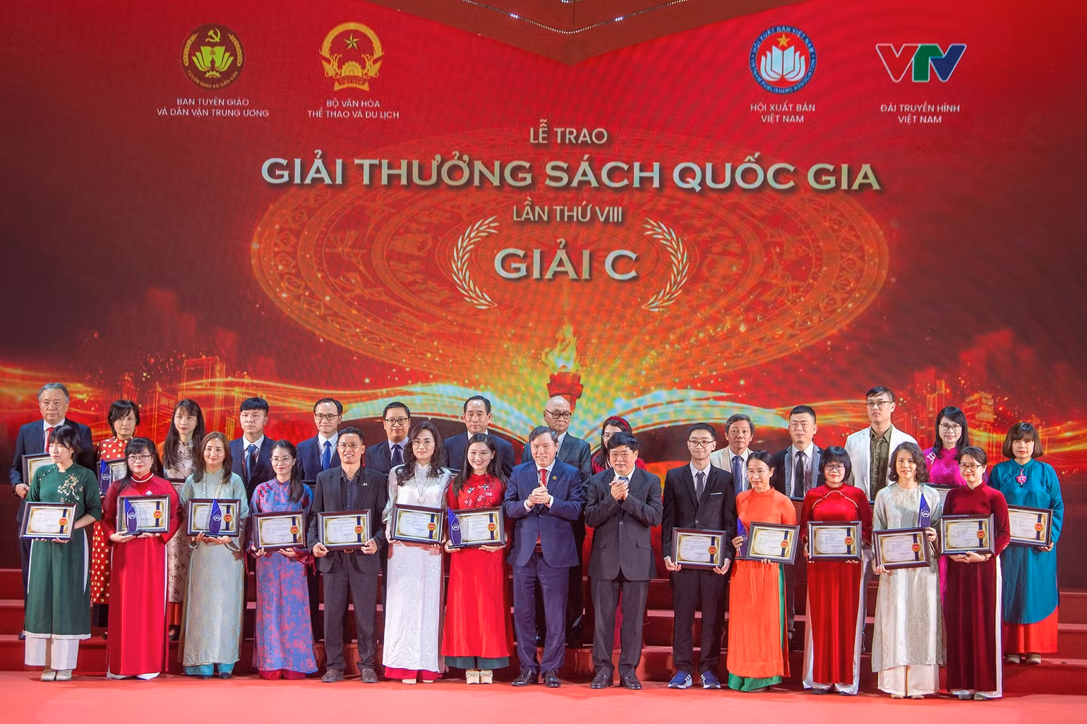giaisachqg-c.jpg