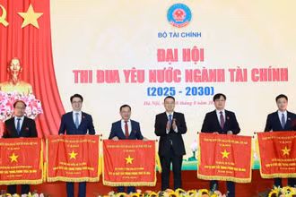 Đại hội Thi đua yêu nước ngành tài chính.