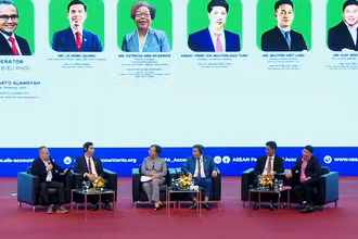 Phiên tọa đàm chuyên sâu nội dung “Công nghệ, Đào tạo và tương lai nghề nghiệp xanh” diễn ra trong khuôn khổ Hội nghị Liên đoàn Kế toán ASEAN lần thứ 24.