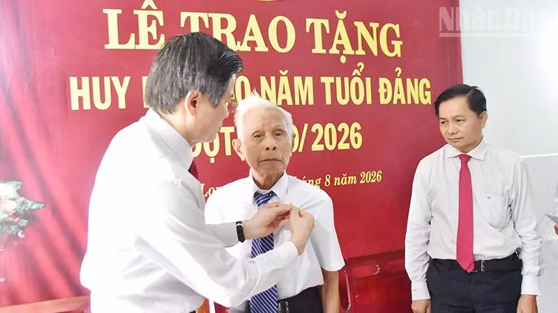 ndo_tr_noi1.jpg