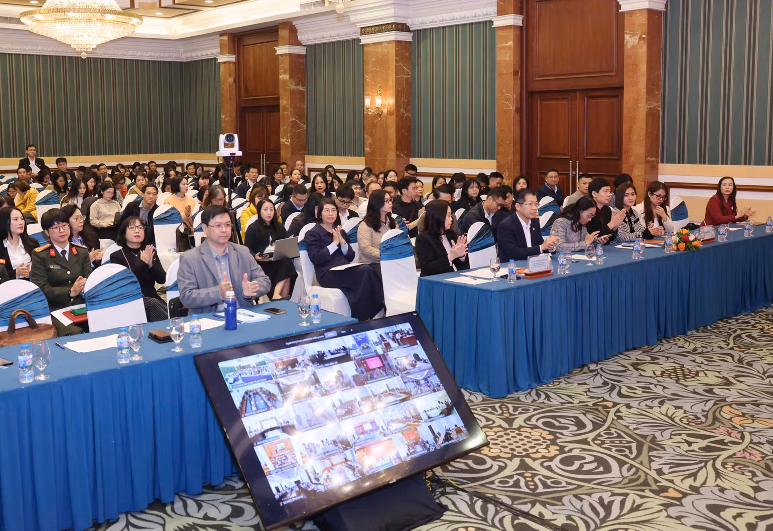 z7506256389472-dba8aee4f3ef2e86cad150113172e857.jpg