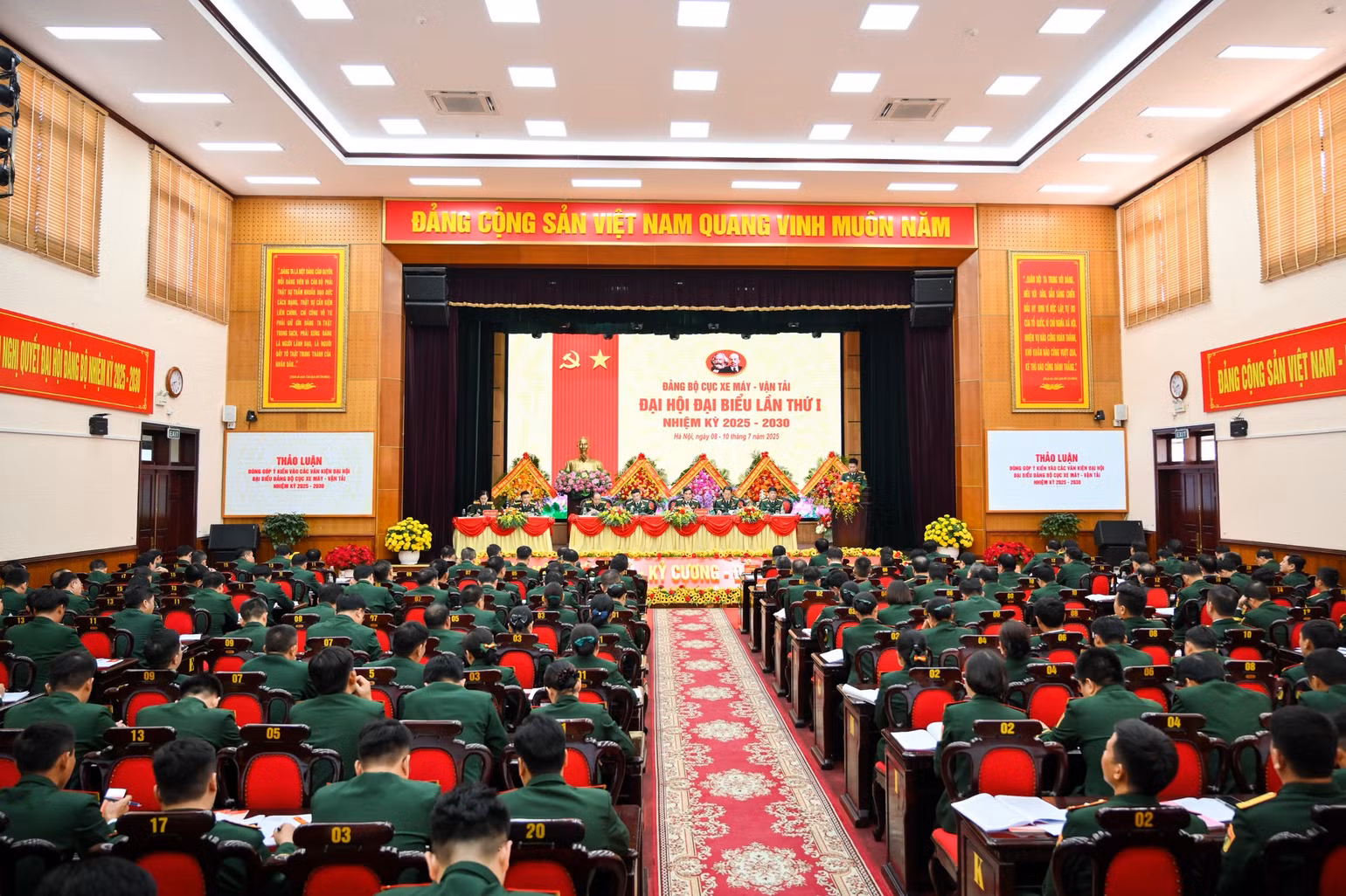 quang-canh-dai-hoi.jpg