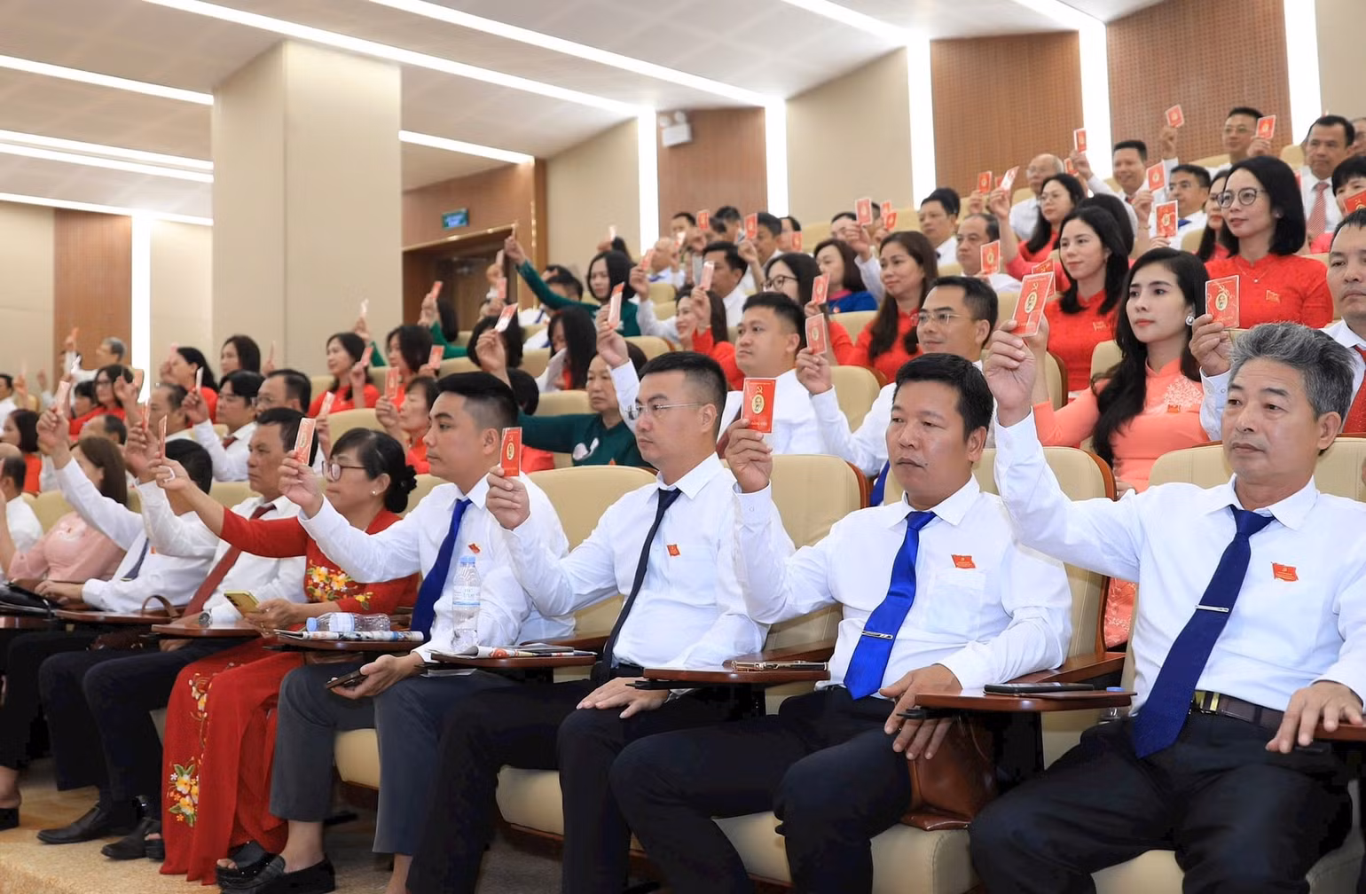 bieu-quyet.jpg