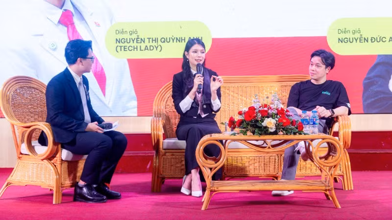 Bà Annie Quỳnh Anh chia sẻ về việc giữ bản lĩnh số cho sinh viên.