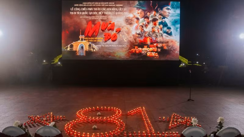 Phim "Mưa đỏ" được chiếu tại Thành cổ Quảng Trị.