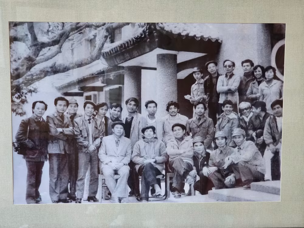 cac-the-he-nha-van-cua-tap-chi-van-nghe-quan-doi.jpg