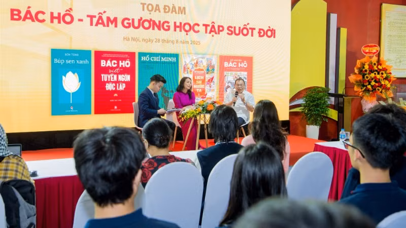 anh-5-toa-dam-bac-ho-tam-guong-hoc-tap-suot-doi-21-2038.jpg