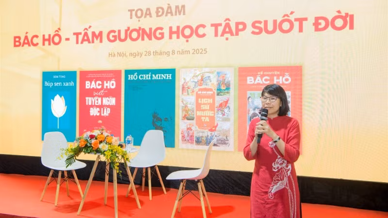 anh-1-toa-dam-bac-ho-tam-guong-hoc-tap-suot-doi-2-2179.jpg