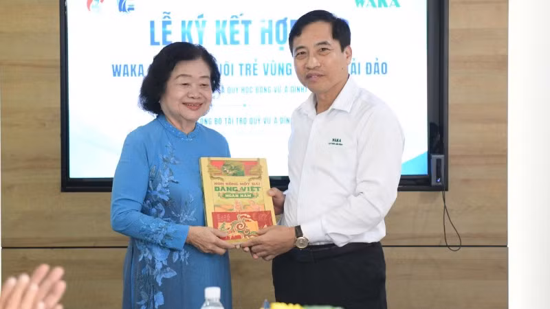anh-8-quy-vi-tuoi-tre-vung-cao-va-waka-cam-ket-xay-dung-tu-sach-bien-dao-7758.jpg