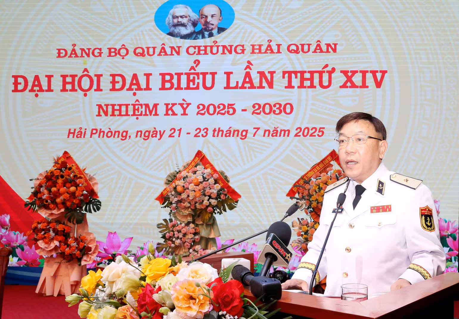 ad0i6601.jpg