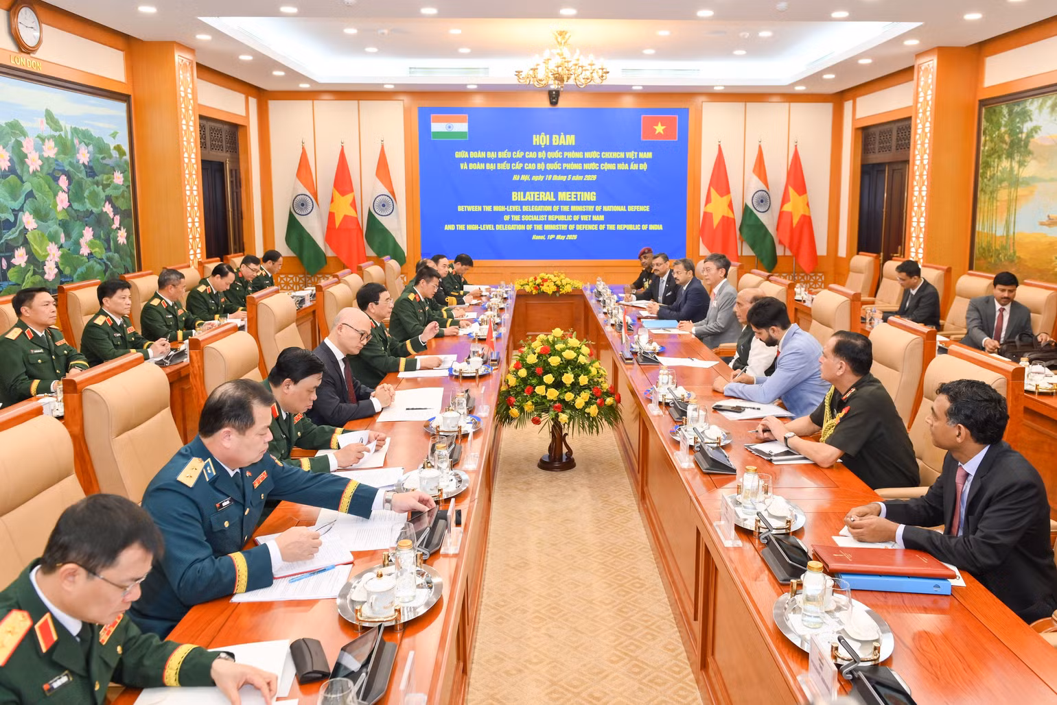 bo-truong-tiep-doan-an-do-10.jpg