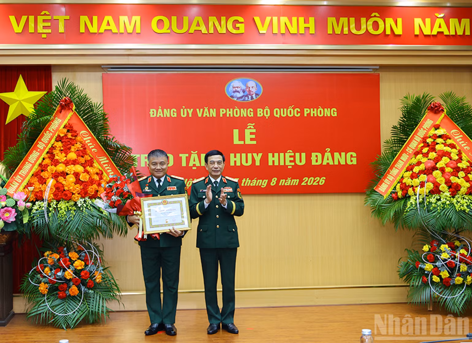 ndo_br_trao-hh-dang-07.jpg