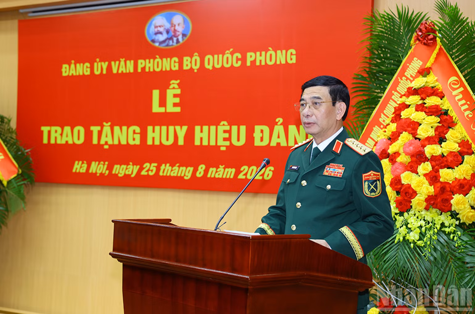 ndo_br_trao-hh-dang-09.jpg