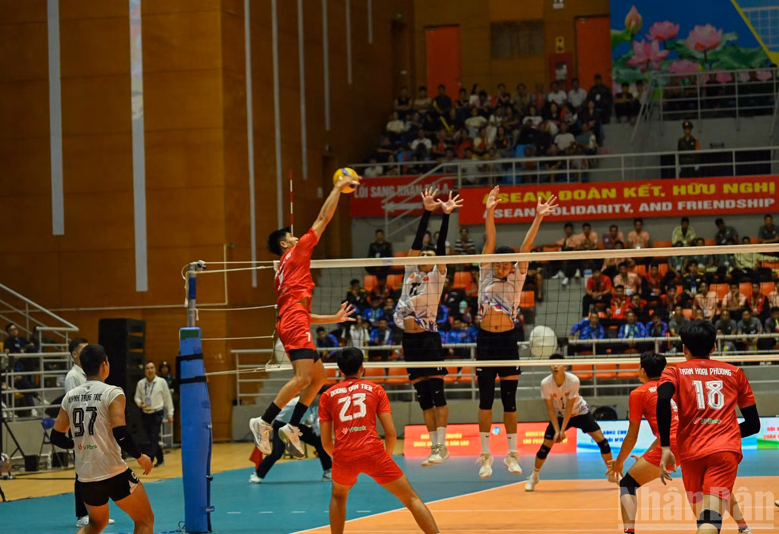 ndo_br_bong-chuyen-qd-asean-25.jpg