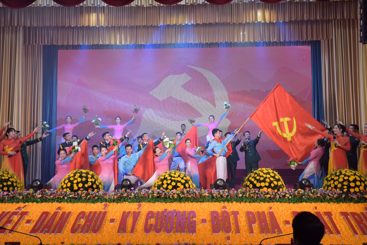 binh-chung-thong-tin-202584186.jpg
