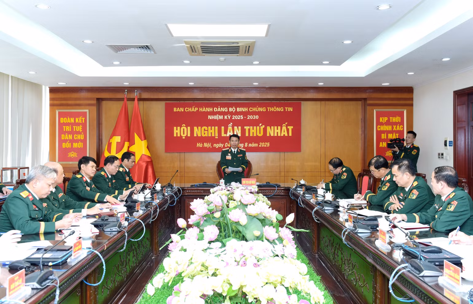 binh-chung-thong-tin-10.jpg