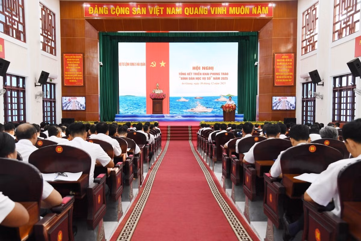 4-quang-canh-hoi-nghi.jpg