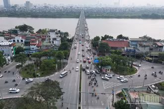 [Ảnh] Người dân trở lại thành phố, giao thông Hà Nội thông thoáng sau kỳ nghỉ lễ Giỗ Tổ