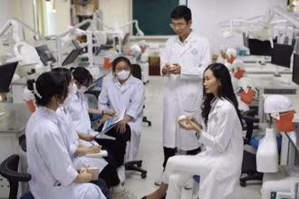 Học viên, sinh viên Trường đại học Y Dược được học tập thực hành tại cơ sở hiện đại.