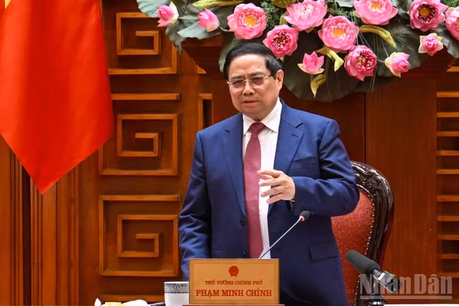Thủ tướng Chính phủ Phạm Minh Chính phát biểu ý kiến chỉ đạo cuộc họp. (Ảnh: TRẦN HẢI)
