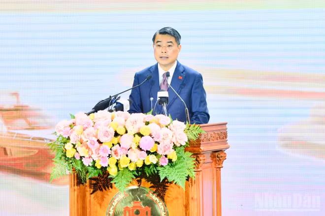 Thủ tướng Chính phủ Lê Minh Hưng phát biểu ý kiến tại Hội nghị công bố Quy hoạch tỉnh Hưng Yên thời kỳ 2021-2030, tầm nhìn đến năm 2050. (Ảnh: THANH GIANG)
