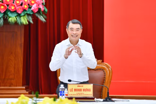 Thủ tướng Chính phủ Lê Minh Hưng chủ trì cuộc làm việc với Ban Thường vụ Thành ủy Đồng Nai. (Ảnh: Thanh Giang)