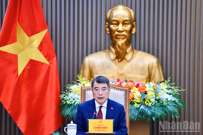 Thủ tướng Chính phủ Lê Minh Hưng điện đàm với Thủ tướng Trung Quốc Lý Cường. (Ảnh: Thanh Giang)