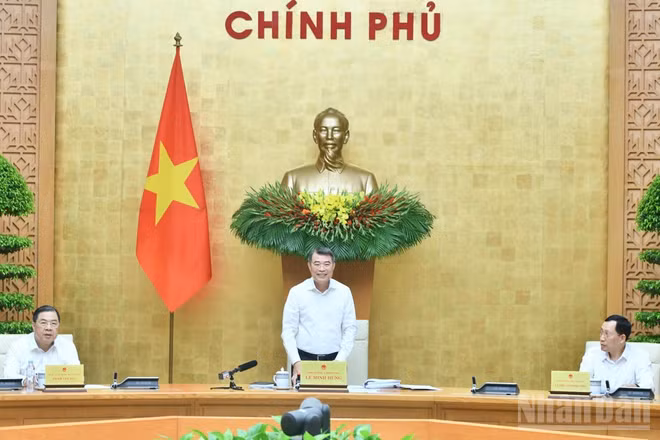 Thủ tướng Chính phủ Lê Minh Hưng phát biểu ý kiến kết luận Phiên họp Chính phủ thường kỳ tháng 5. (Ảnh: THANH GIANG)