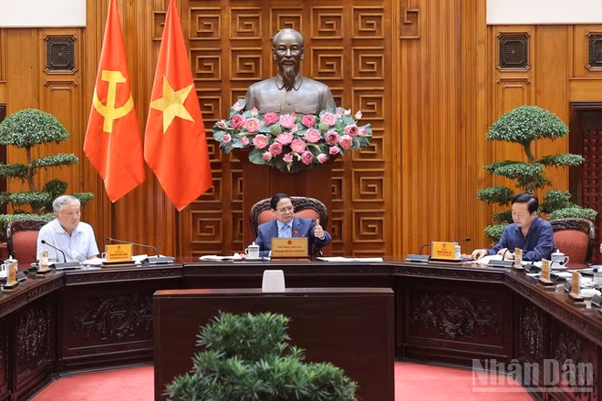 Thủ tướng Phạm Minh Chính chủ trì cuộc họp của Thường trực Chính phủ. (Ảnh: TRẦN HẢI)