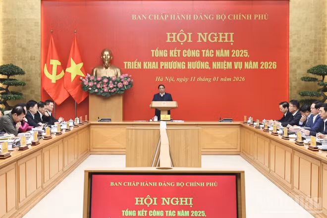 Bí thư Đảng ủy Chính phủ, Thủ tướng Chính phủ Phạm Minh Chính chủ trì Hội nghị tổng kết công tác năm 2025, triển khai phương hướng, nhiệm vụ năm 2026 của Ban Chấp hành Đảng bộ Chính phủ. (Ảnh: TRẦN HẢI)