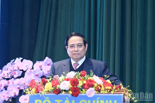 Thủ tướng Chính phủ Phạm Minh Chính phát biểu ý kiến chỉ đạo tại Hội nghị tổng kết công tác năm 2025, triển khai nhiệm vụ năm 2026 của ngành tài chính. (Ảnh: TRẦN HẢI)
