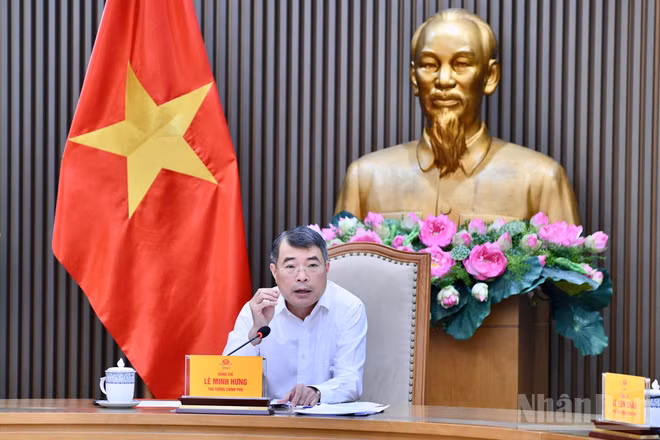 Thủ tướng Chính phủ Lê Minh Hưng chủ trì cuộc làm việc với Bộ Y tế và một số bộ, ngành liên quan về dự án Luật sửa đổi, bổ sung một số luật trong lĩnh vực y tế trình Quốc hội tại Kỳ họp thứ 2 (tháng 10/2026). (Ảnh: THANH GIANG)