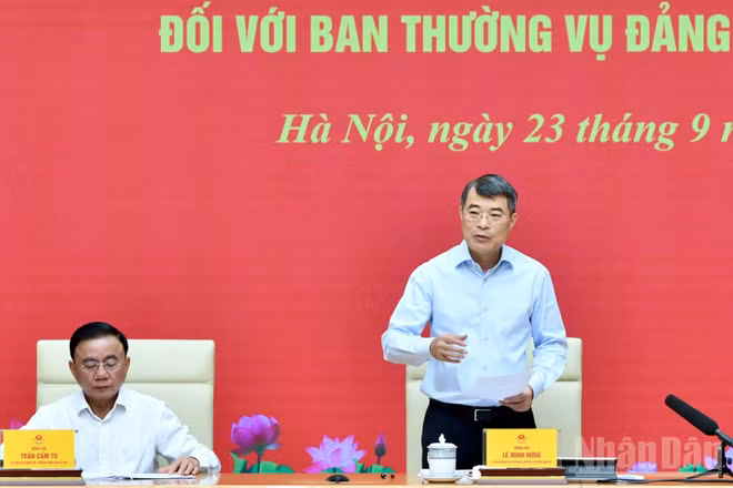 Bí thư Đảng uỷ Chính phủ, Thủ tướng Chính phủ Lê Minh Hưng phát biểu ý kiến tại Hội nghị. (Ảnh: THANH GIANG)