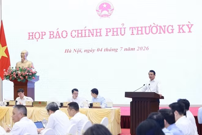 Bộ trưởng, Chủ nhiệm Văn phòng Chính phủ Đặng Xuân Phong chủ trì họp báo Chính phủ thường kỳ. (Ảnh: VGP)