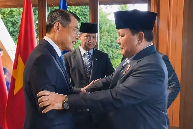 Thủ tướng Chính phủ Lê Minh Hưng gặp Tổng thống Indonesia Prabowo Subianto. (Ảnh: VGP)