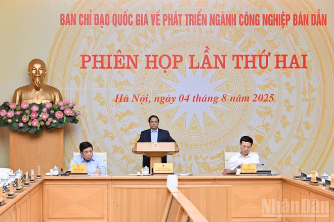 Thủ tướng Chính phủ Phạm Minh Chính chủ trì Phiên họp lần thứ hai Ban Chỉ đạo Quốc gia về phát triển ngành công nghiệp bán dẫn (Ảnh: Trần Hải).