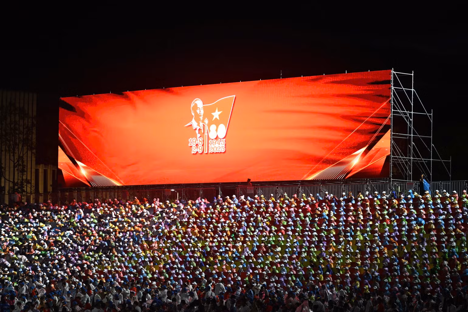 hinh-anh-truoc-gio-tong-duyet.jpg