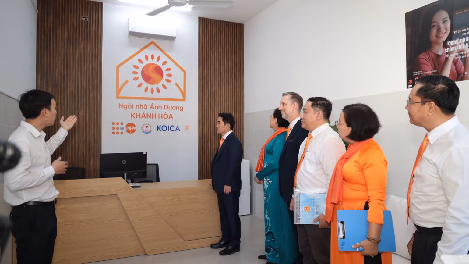 ra-mat-ngoi-nha-anh-duong-khanh-hoa.jpg
