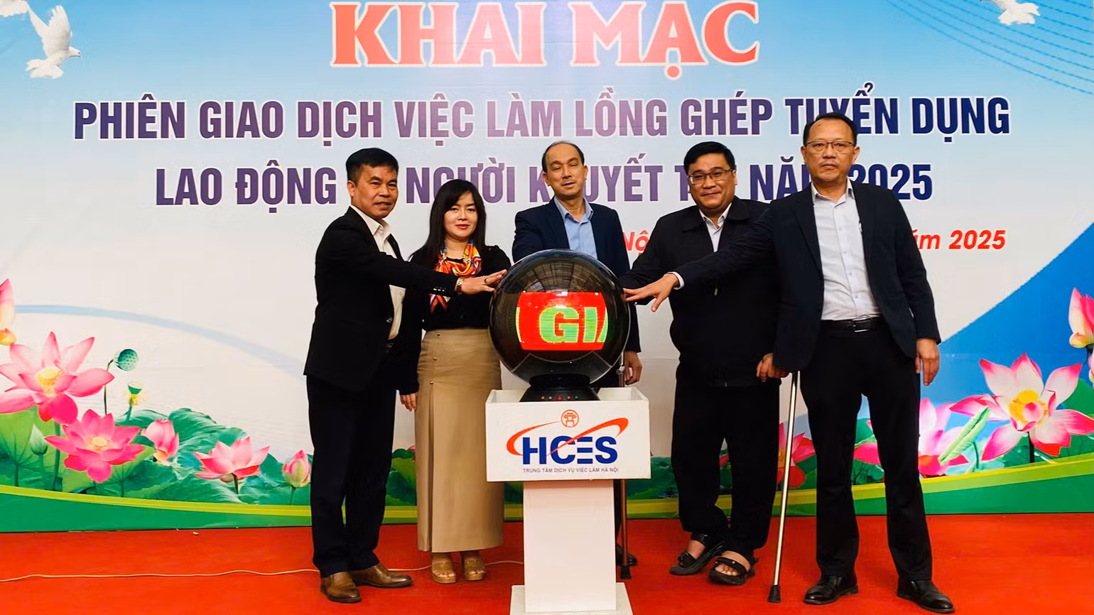 phien-giao-dich-viec-lam-cho-nguoi-khuyet-tat.jpg