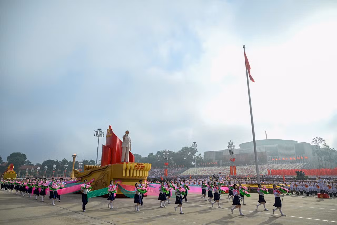 xe-mang-hinh-chu-tich-ho-chi-minh.jpg