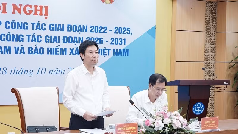pho-chu-tich-hoi-nong-dan-vietnam-nguyen-xuan-dinh.jpg