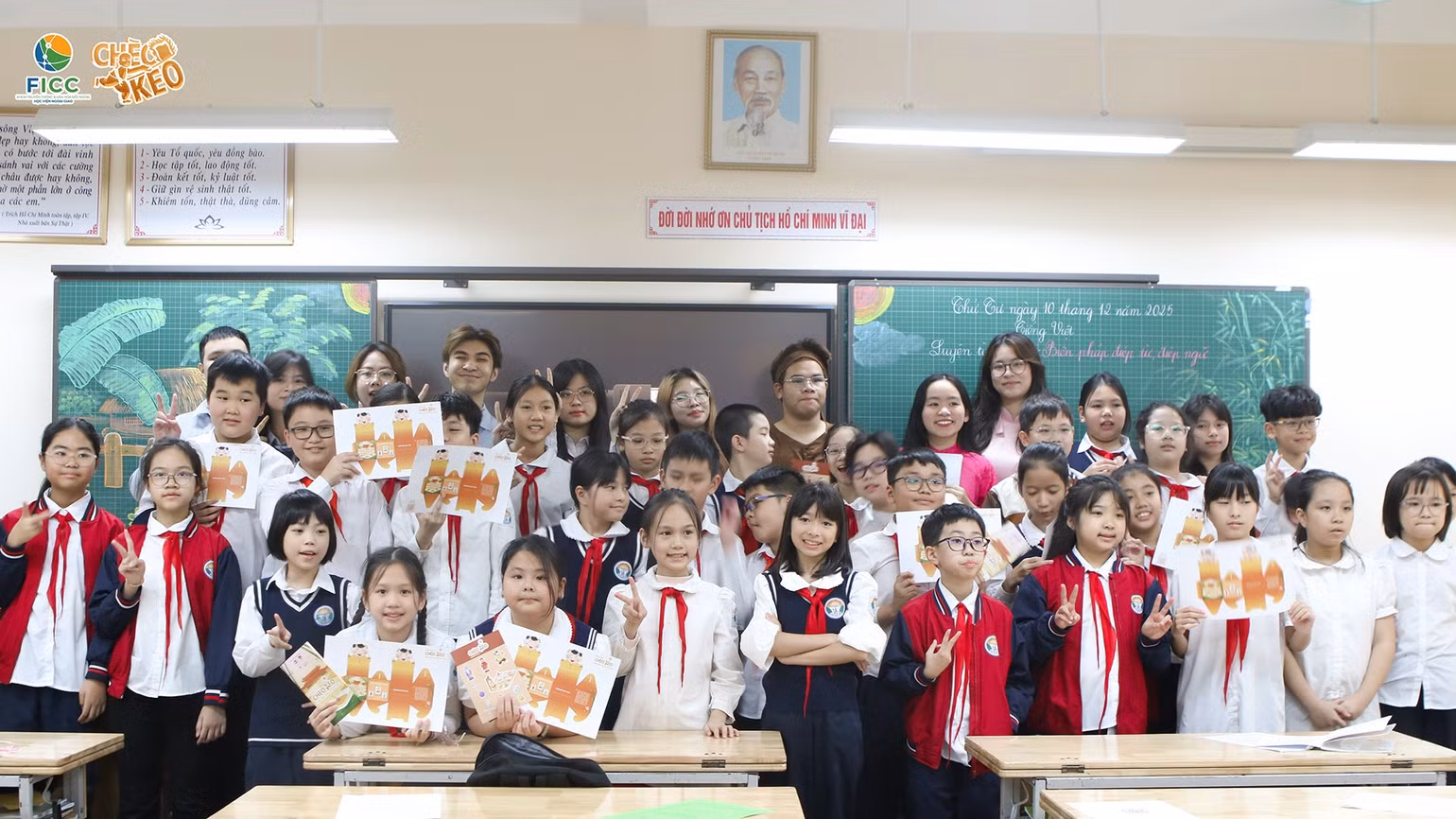 hoc-sinh-tham-gia-school-tour-1.jpg