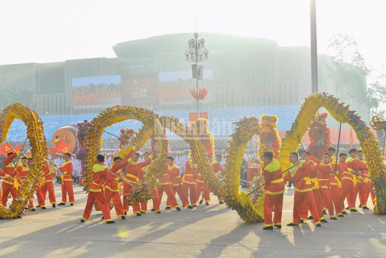ndo_c_bieu-dien-van-nghe-2.jpg