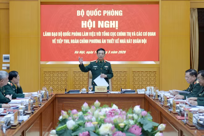 Đại tướng Phan Văn Giang chủ trì hội nghị. 