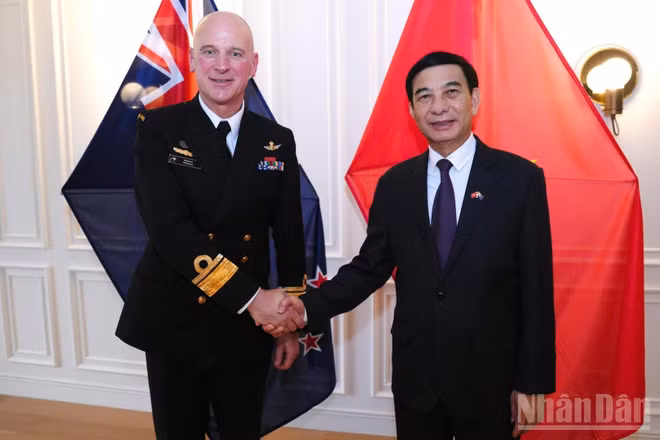 Đại tướng Phan Văn Giang và Chuẩn Đô đốc Mathew Williams tại buổi tiếp. (Ảnh: THU TRANG)