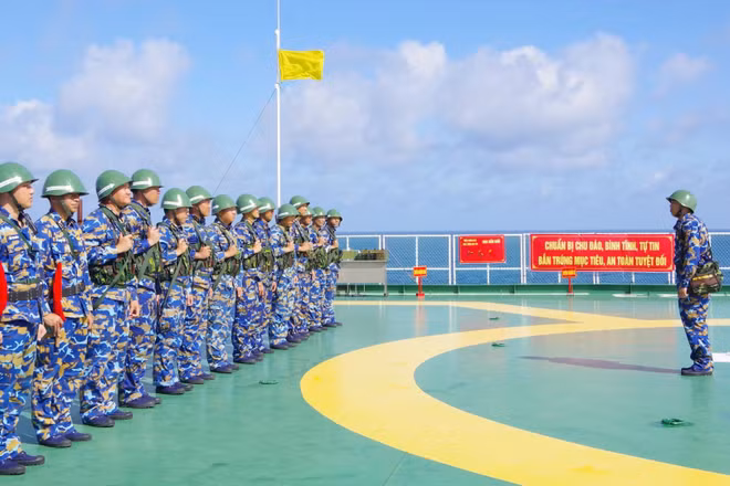 Cán bộ, chiến sĩ nhà giàn nêu cao tinh thần cảnh giác, sẵn sàng chiến đấu cao.