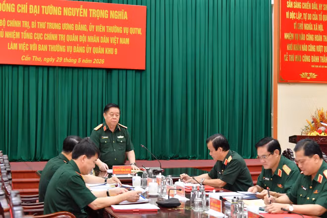 Đại tướng Nguyễn Trọng Nghĩa chủ trì làm việc với Ban Thường vụ Đảng ủy Quân khu 9.
