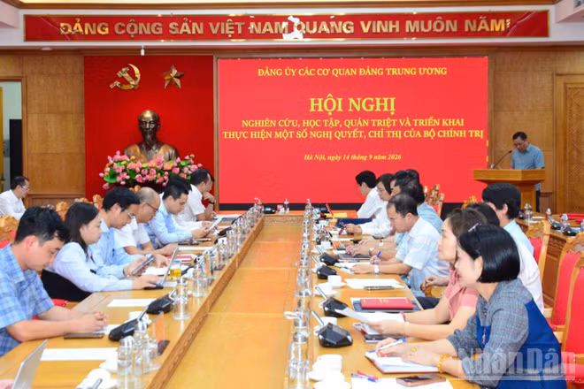Hội nghị nghiên cứu, học tập, quán triệt và triển khai một số Nghị quyết, Chỉ thị của Bộ Chính trị tại điểm cầu chính Đảng ủy các cơ quan Đảng Trung ương. (Ảnh: PHẠM CƯỜNG)